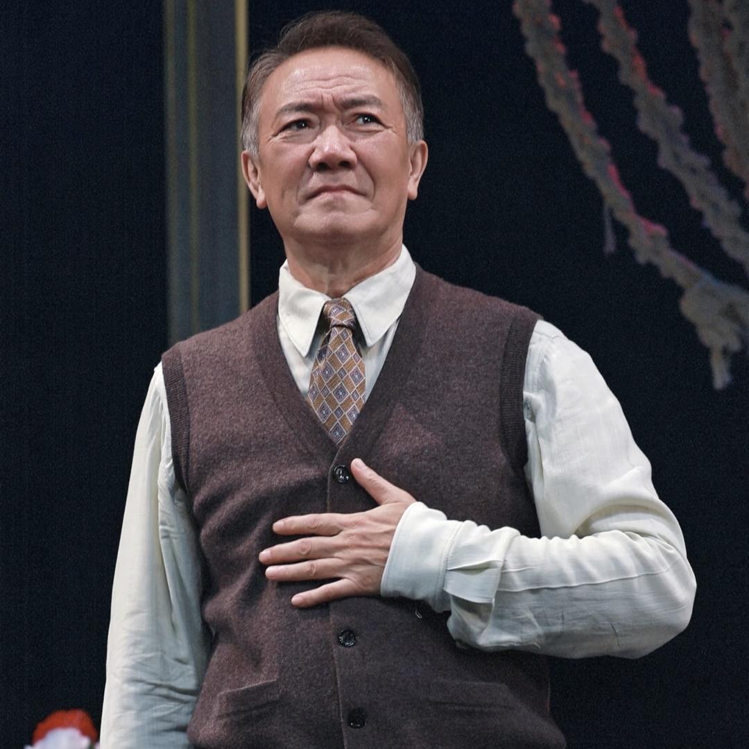 我问我65岁的老妈，为啥李幼斌要把父母送进养老院，而不请保姆照顾？
我妈白了我一