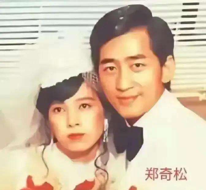 1976年，19岁的许纯美跟同学去淡水竹围参加民俗活动，她遇见当地富商李文清，随