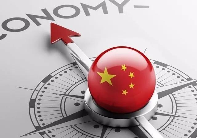 我们都是纳税人，你的消费和劳动都是在为国家纳税，哪怕你只买一瓶水、一包瓜子、零食