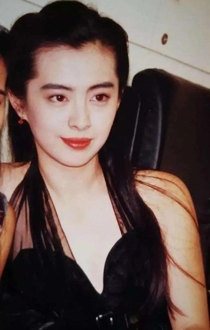 王祖贤当年退出娱乐圈哪有这么简单，她为何要一遍又一遍重复自己不当小三？挖点当年的