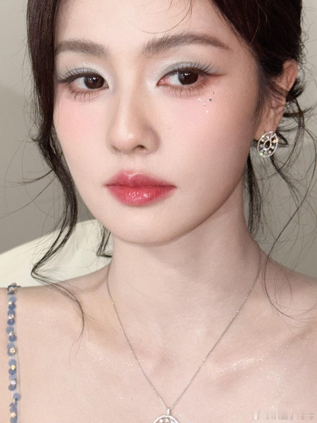 鹿鹿儿是真的精致美丽 