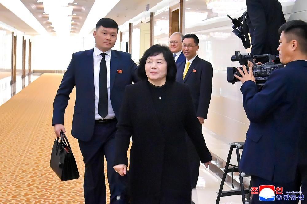 【朝鲜民主主义人民共和国外务相崔善姬启程出访俄罗斯联邦和白俄罗斯共和国】朝中社平