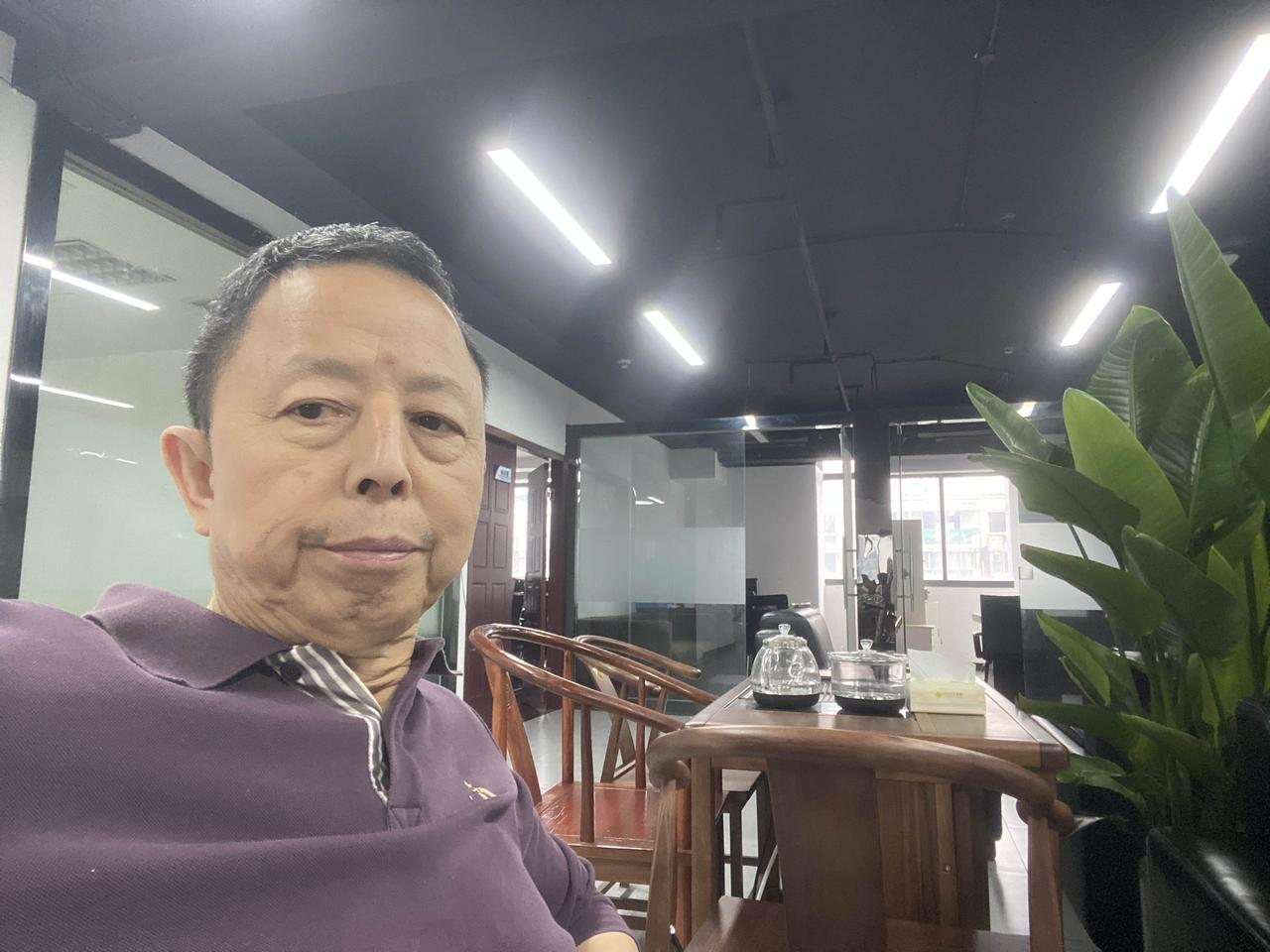 我为谁，我为什么嚎啕大哭呢？

各位网友早上好，今天我讲的话题是：我为谁，为什么