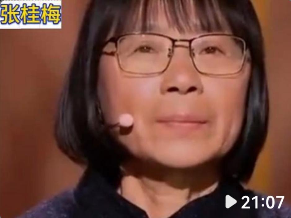 华坪女中党支部书记、校长张桂梅的理想，就是用教育隔断贫穷的代际传递。华坪女中从成