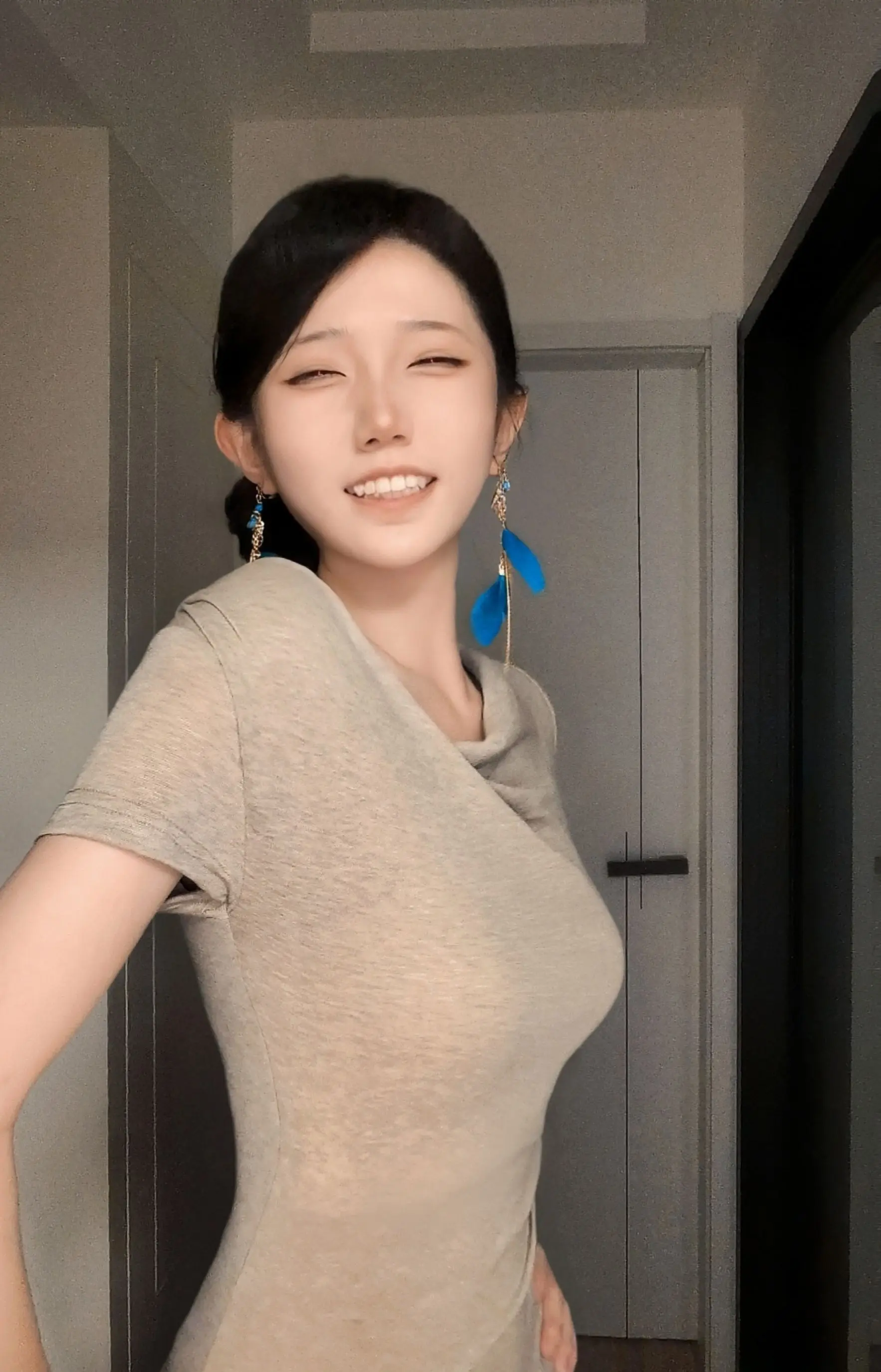 心有恩仇  眼无柔肠