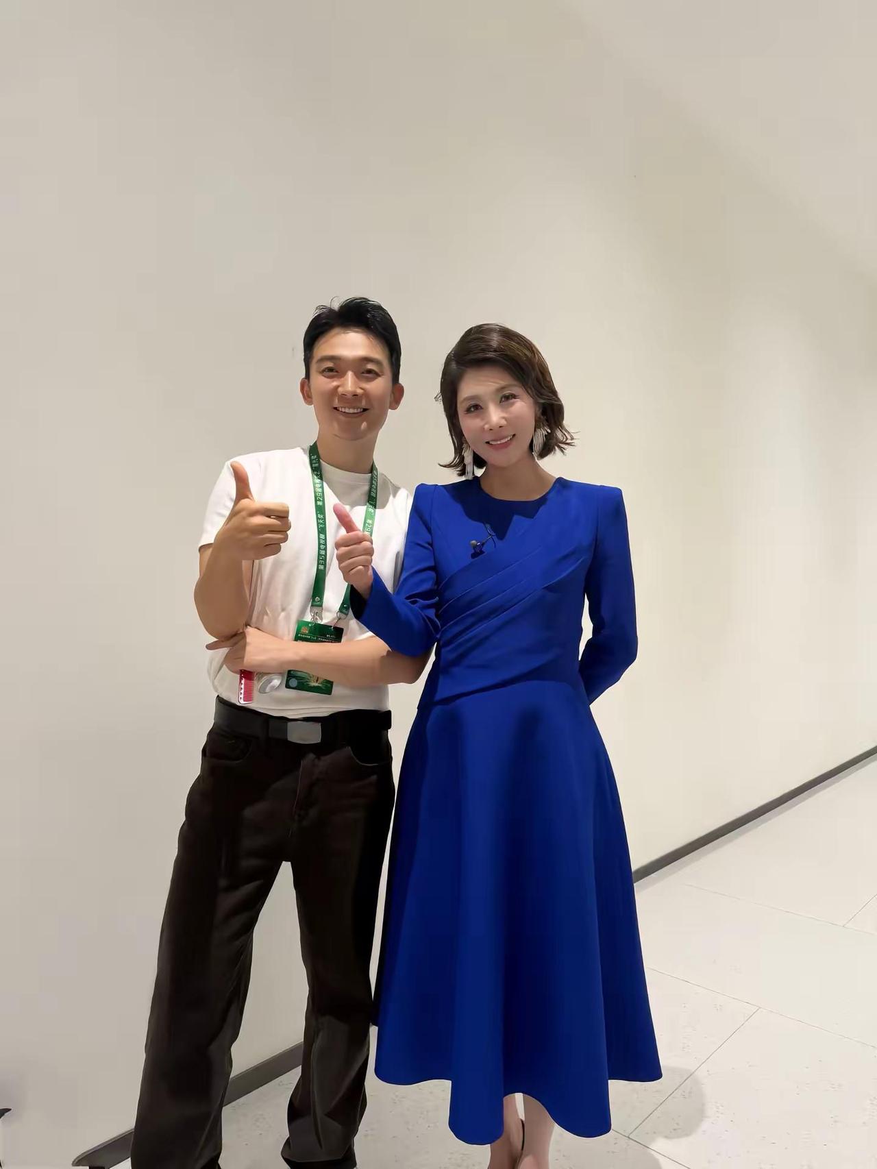 有幸在烟台见证飞天奖、星光奖的璀璨时刻，作为本地媒体主持人，倍感荣幸与自豪。