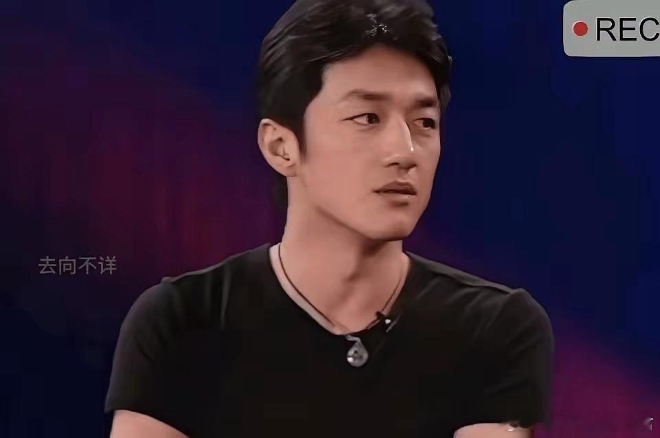 别再吹小鲜肉了。22岁的李亚鹏，告诉你什么叫顶配基因。 