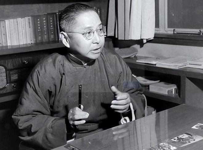 1949年12月10日，蒋介石逃离成都飞往台湾，临走前通知了很多人，唯独刻意避开