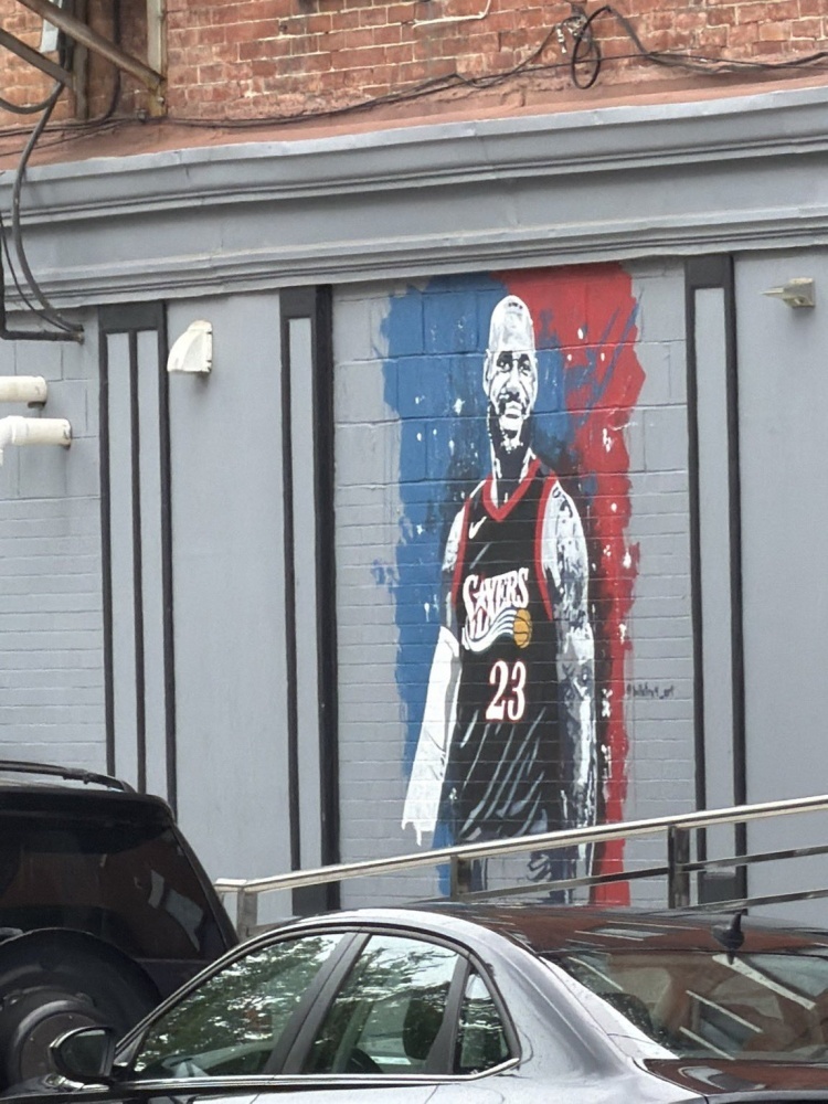 费城街头已经出现老詹壁画了，好看～nba