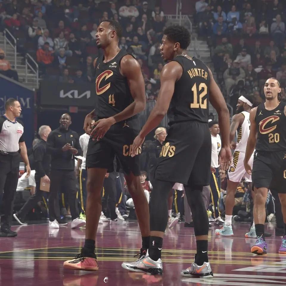 升东部第三！骑士4人20+轻取步行者 米切尔32+9内姆32+8 北京时间11月