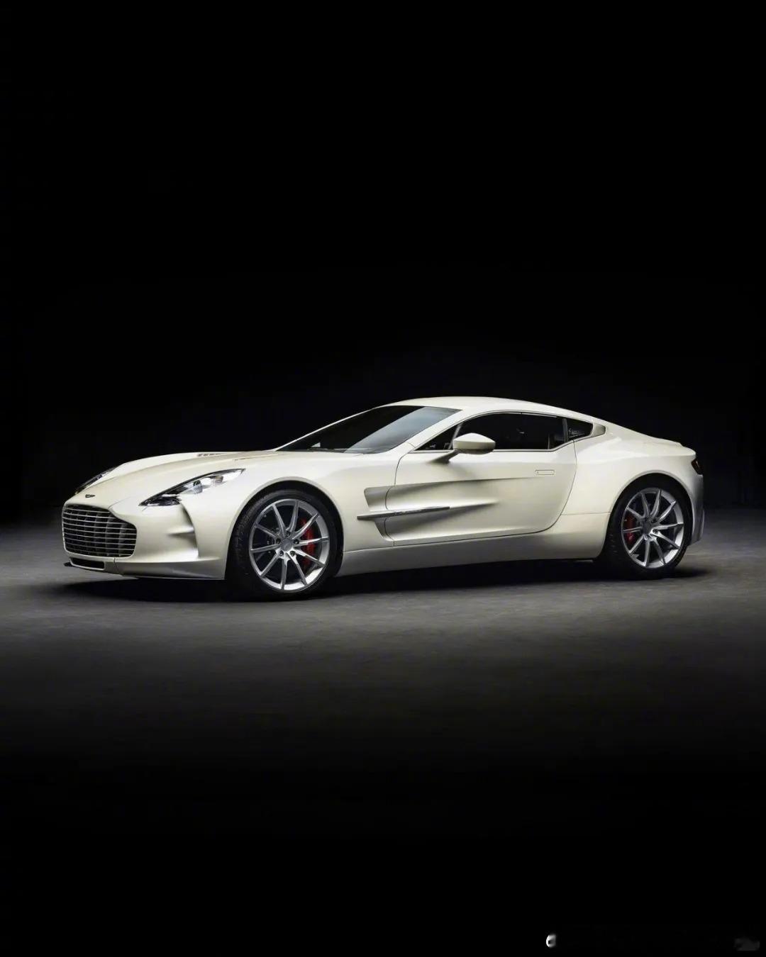 阿斯顿·马丁one77，对阿马最初的印象就是从one77开始的