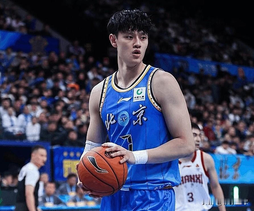 曾凡博终于说出了心里话：带伤复出只为帮北京队拼季后赛！

看完曾凡博赛前的这段采