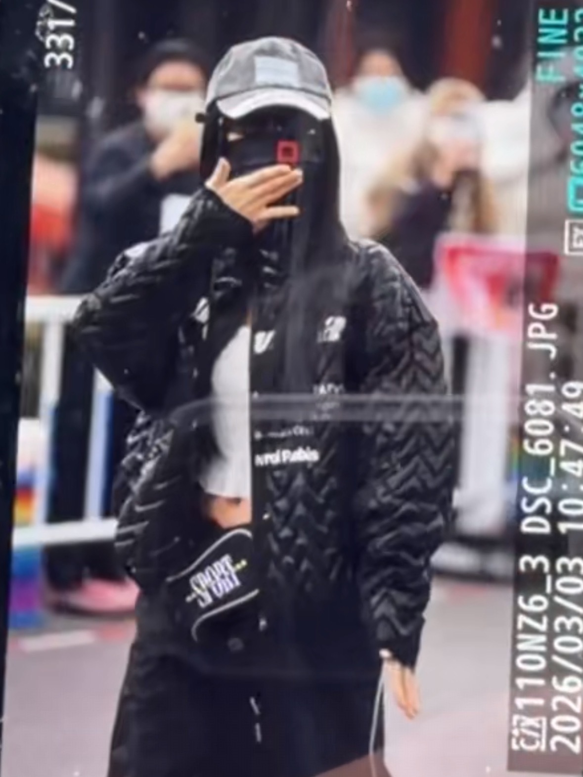 舒心今天穿了那件薄羽绒服😘 