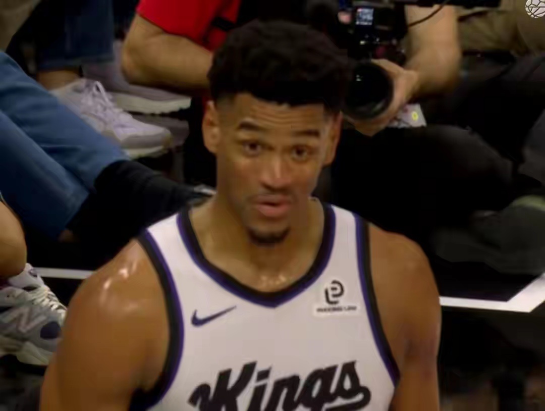 在国王队对阵猛龙的比赛中，曾被杨瀚森在发展联盟打爆的球员获得了稳定出场时间，交出