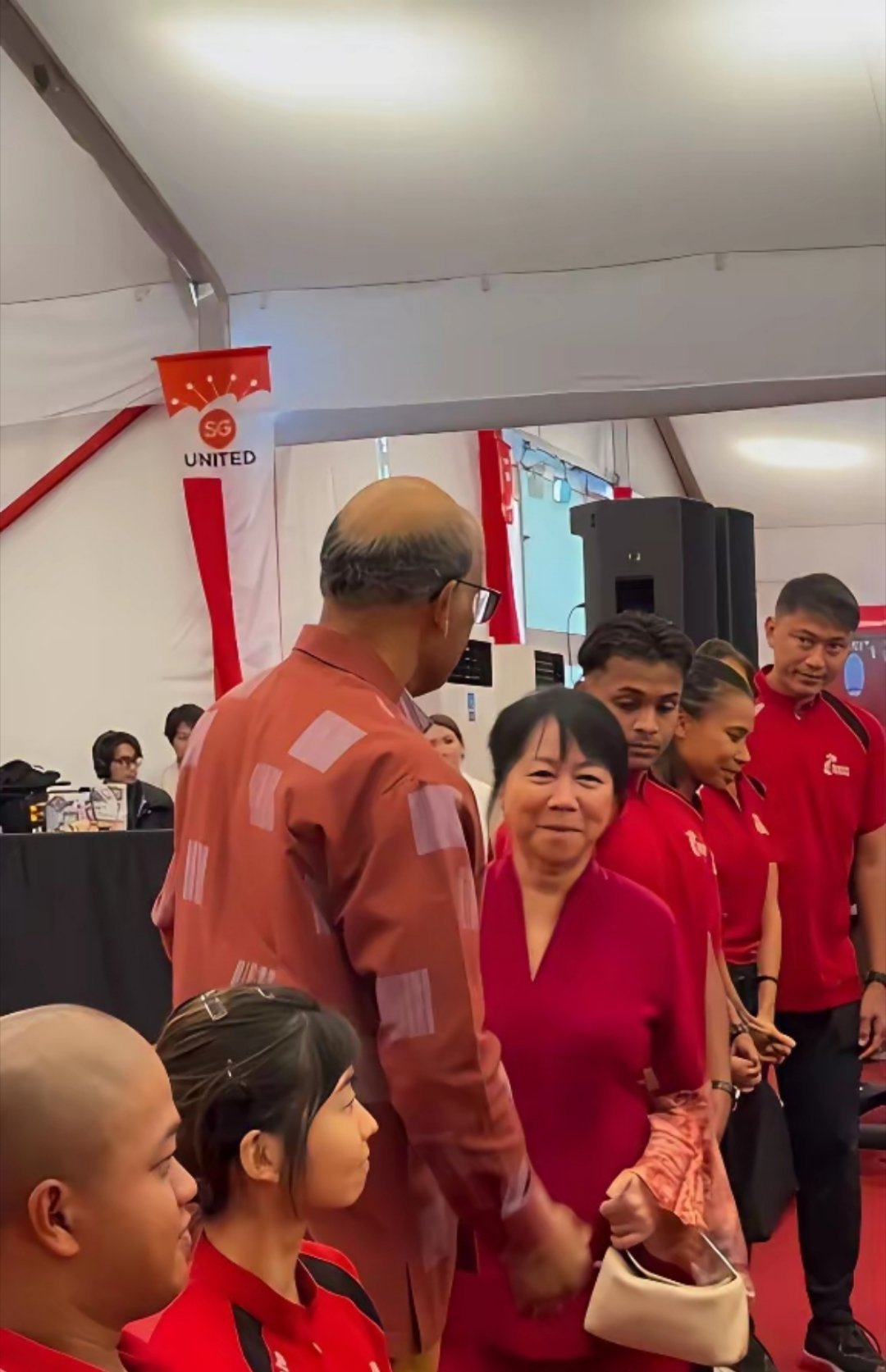 万万没想到，新加坡总统居然是印度人更没想到的是：总统夫人居然是日本人 