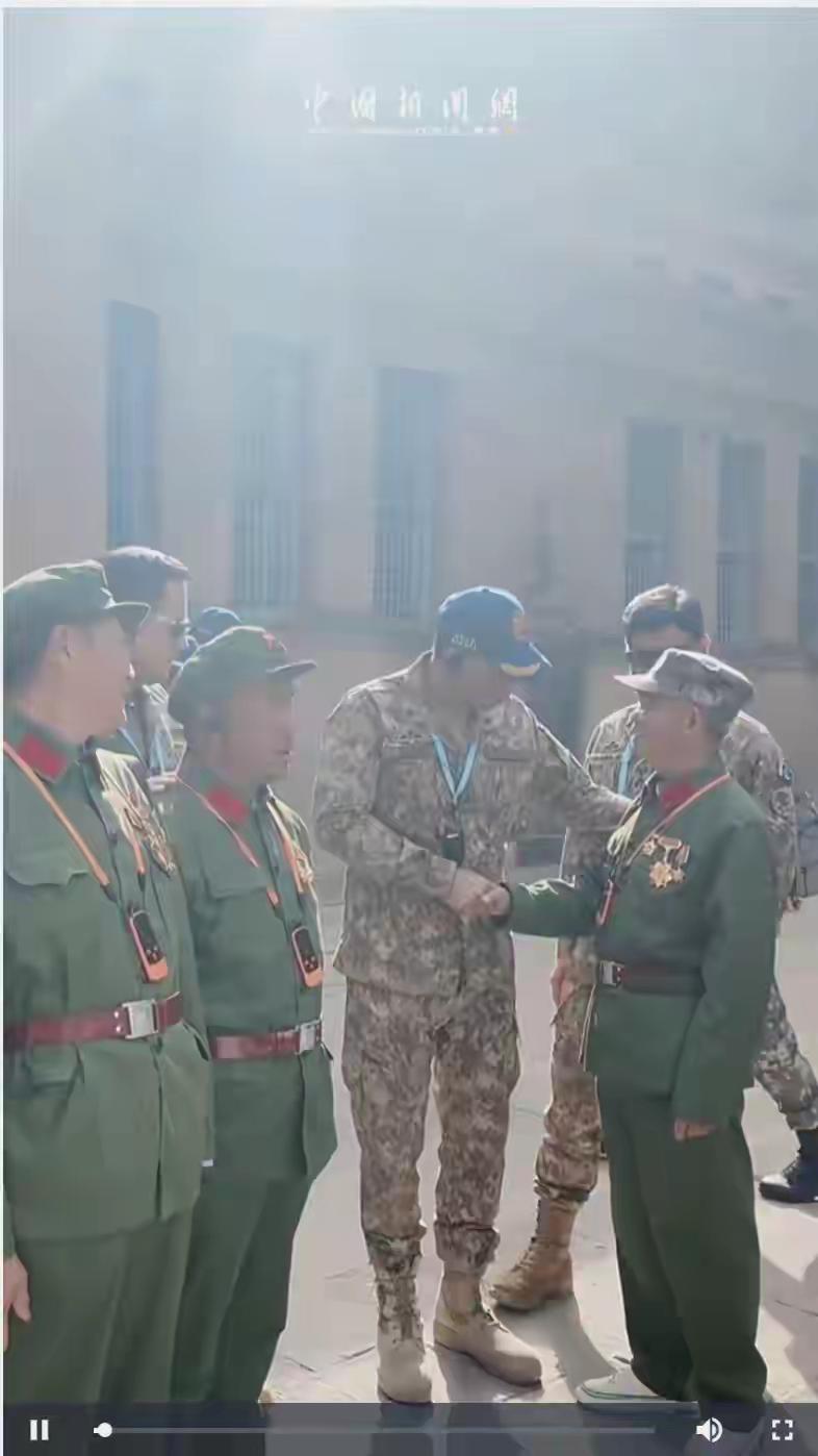 咱当兵的人！延安一幕，跨越国界的军人敬意
 
 
 
事件经过
 
事发陕西延安