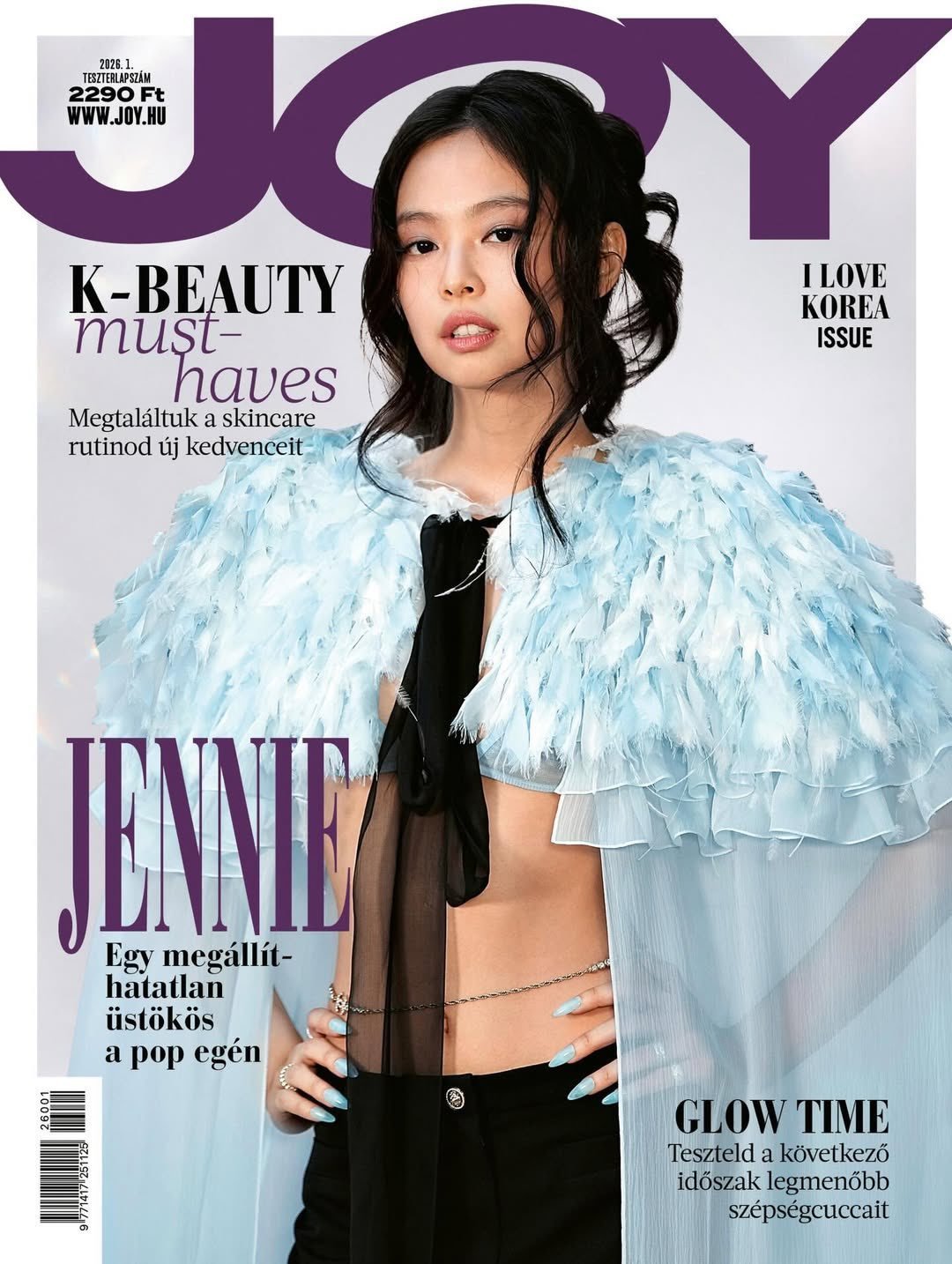 真正打开的欧洲人气近两年共登上了七本欧洲主流杂志的Jennie26 GenZ特刊