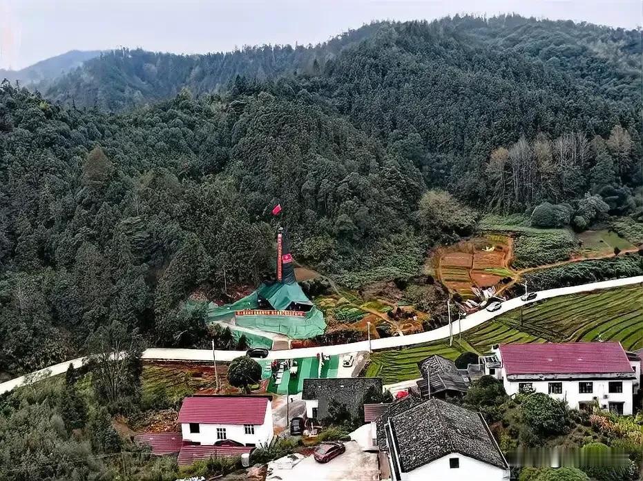 就在1天前，湖南传来了一则震撼人心的消息：该地发现了超大矿床，黄金远景储量竟然超