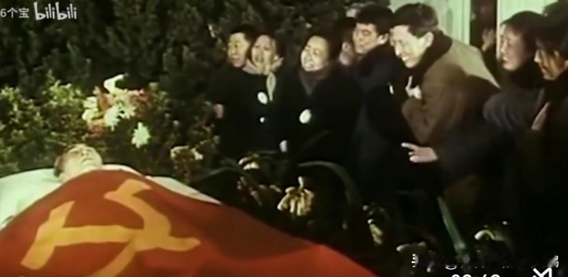 【历史上的今天】

1976年1月8日，人民的好总理周恩来总理与世长辞。

他一