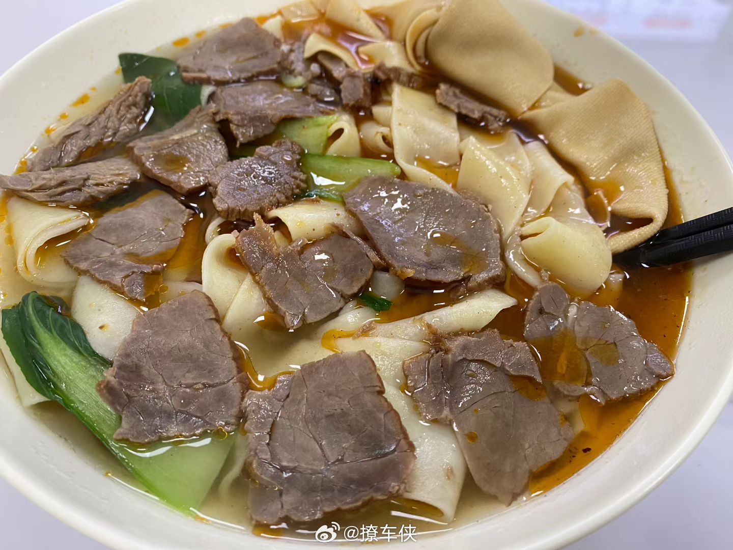 今天的早餐，一碗儿牛肉板面早餐打卡