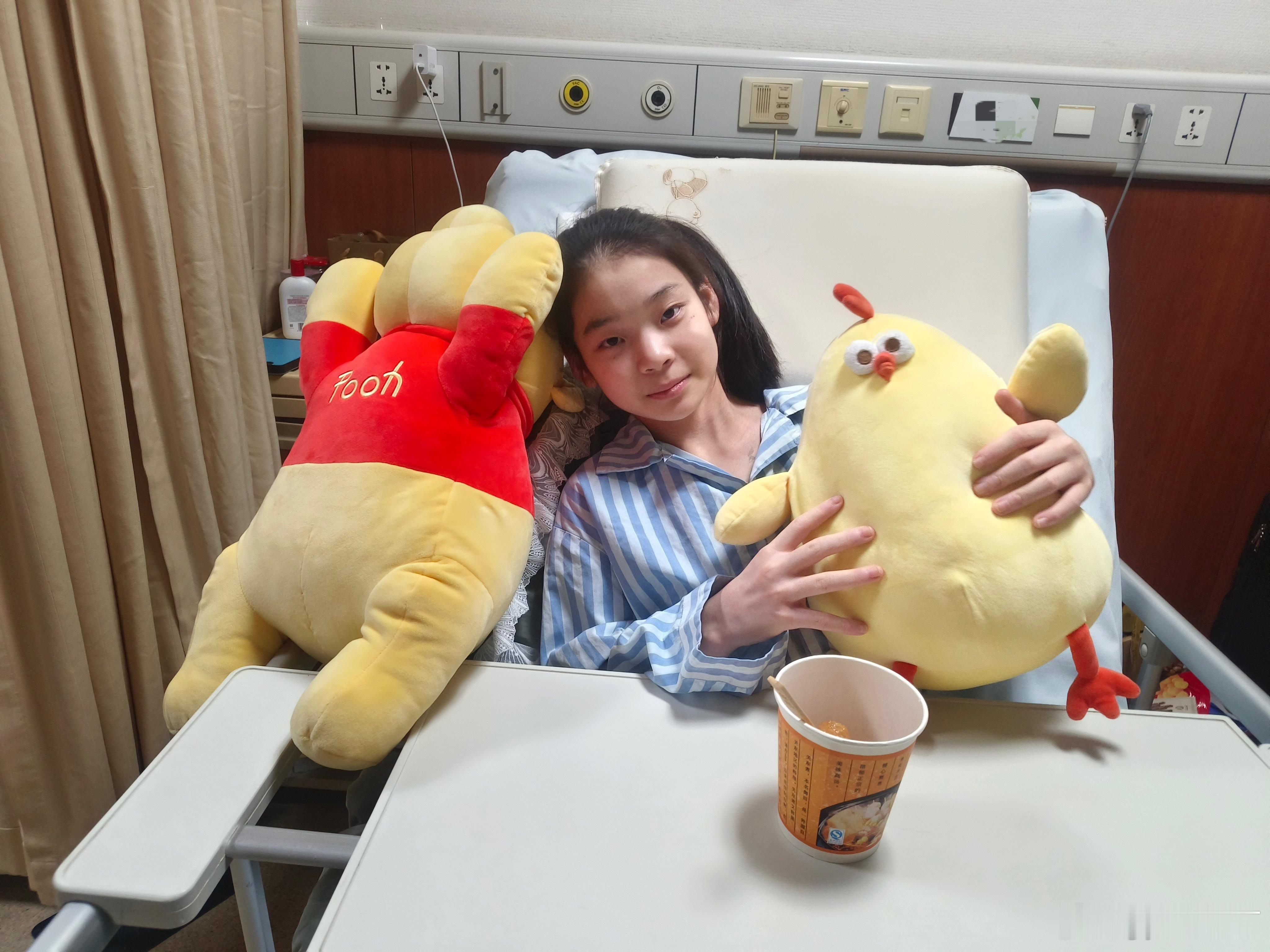 体操傅佳丽把头发扎起来的佳丽看起来精神很多了㊗️新年快乐！