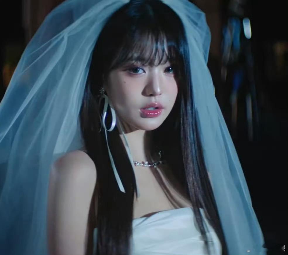 张元英新歌MV穿婚纱  美我一大跳👰 
