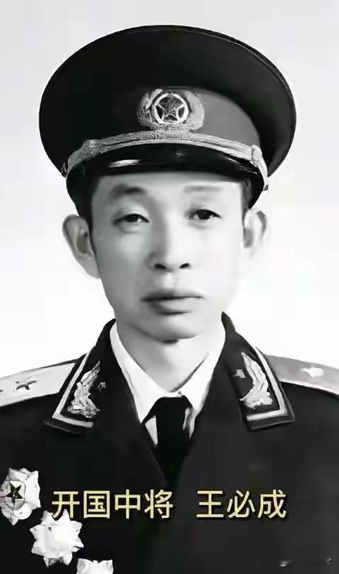 1943年，被俘新四军团长突然现身街头闲逛，旅长一眼识破日军毒计
 
1943年