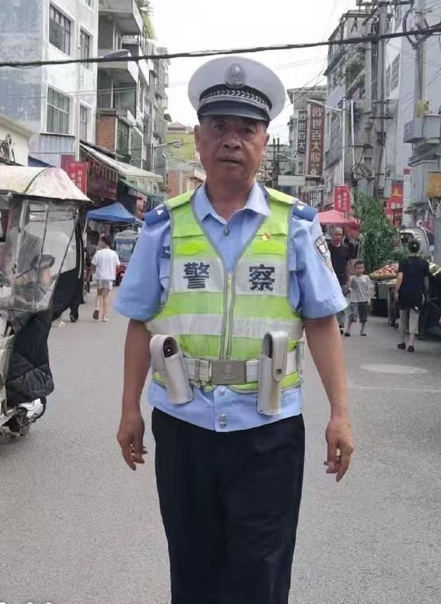 辅警已经开始被重视！

2016年，国务院办公厅印发《关于规范公安机关警务辅助人