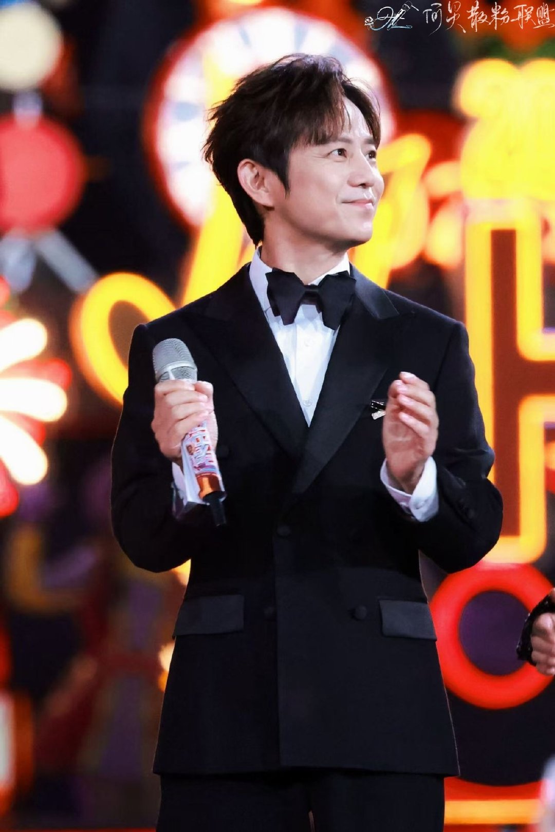 何炅 终于要结束了危晋宇张卓尔你们俩赔我眼泪！唱《Last dance》那么好哭