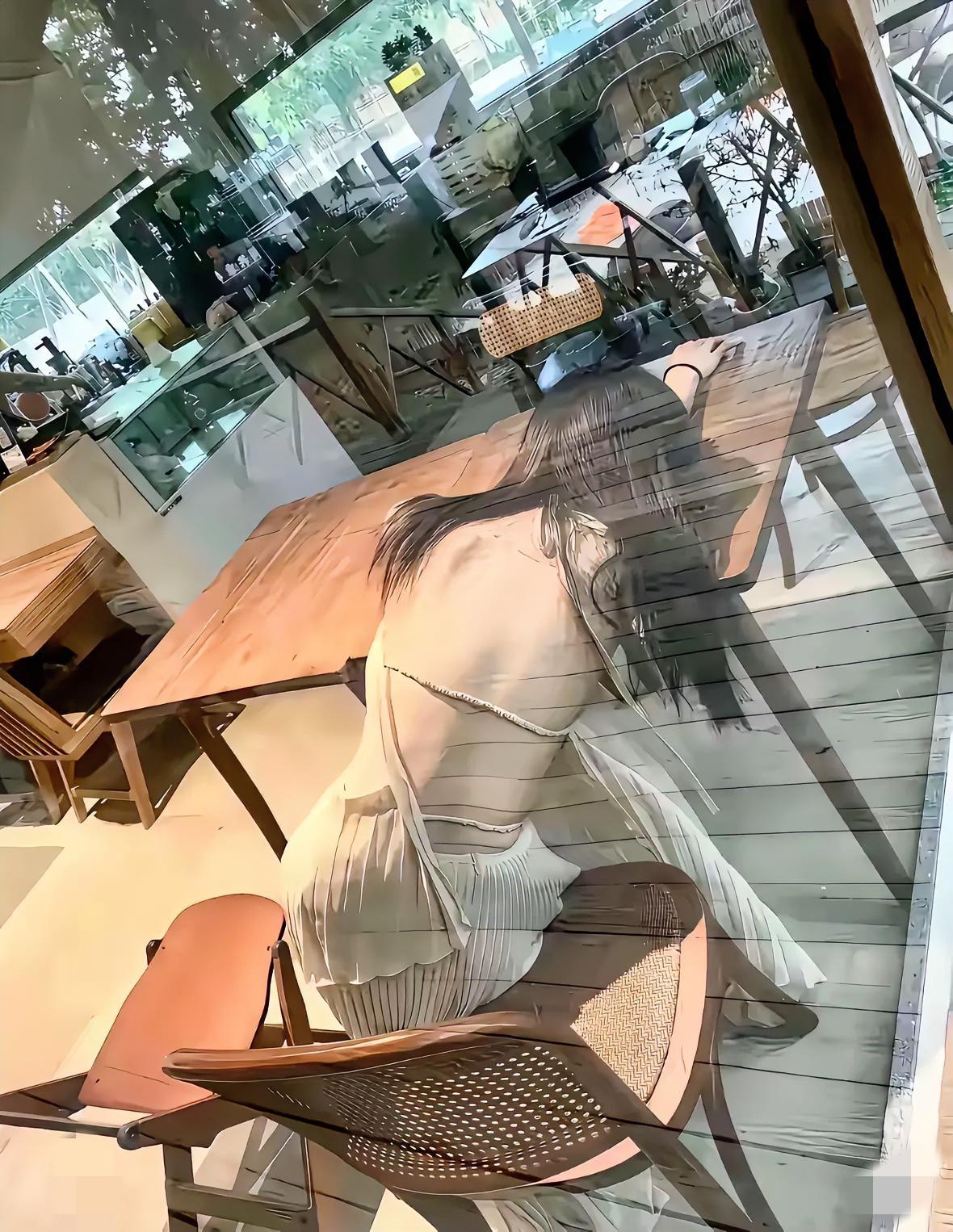 看到这醉态
我真想问一句：“是喝了多少酒啊，以后还敢喝不？”
这种场面看着像笑话