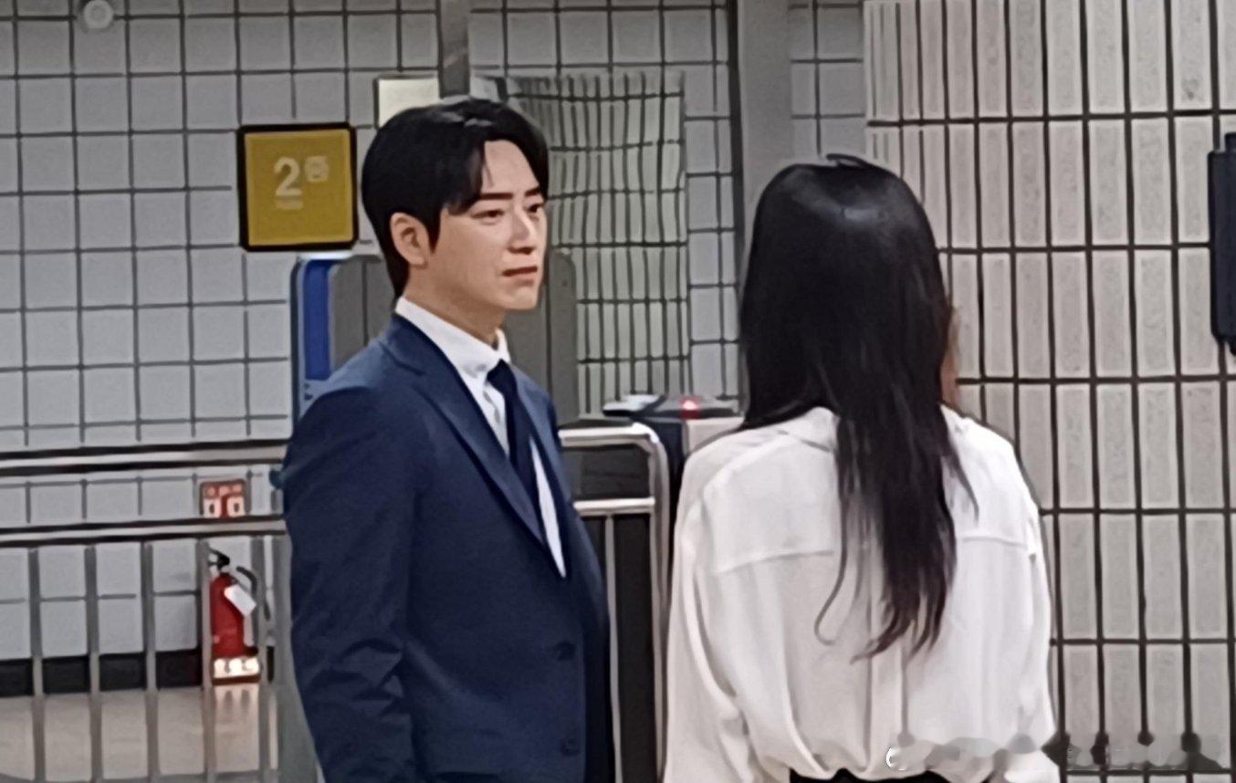 不是吧这就开拍了？？？？？李浚赫新剧路透 ​​​