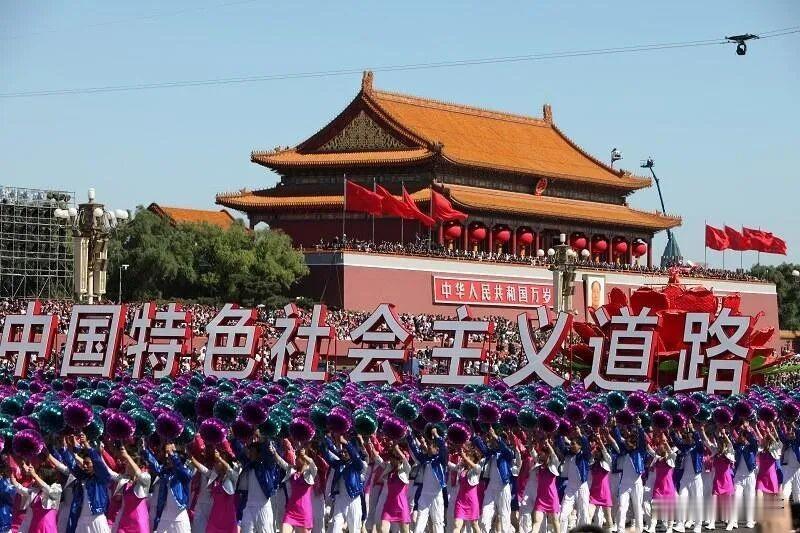 中华民族几千年的文化，不是某一句单一的口号，而是一代代人沉淀下来的精神内核，贯穿