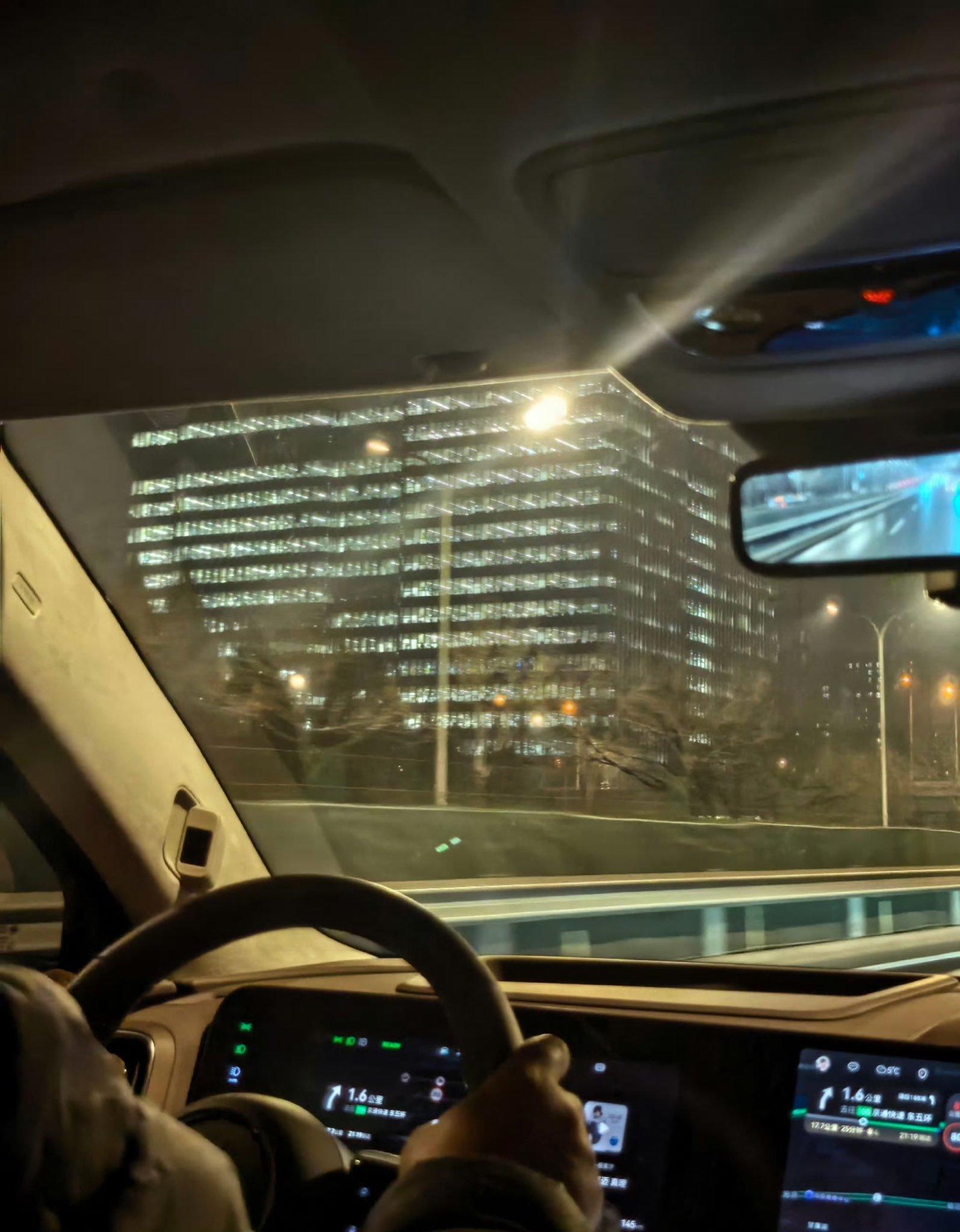 字节的Seedance 牛逼原因找到了大过年的都这样感觉这是要逼着美国996啊毕