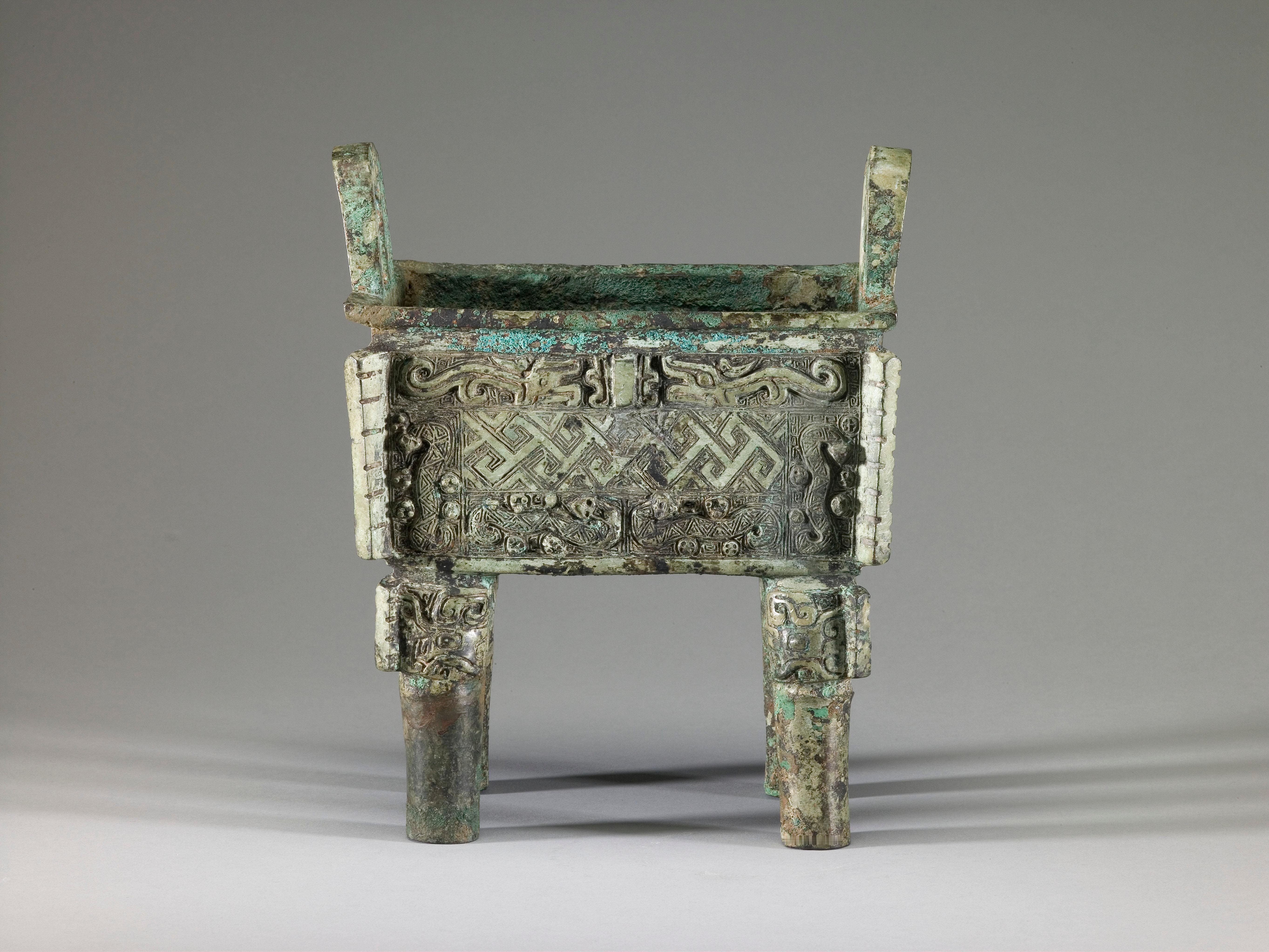 美国圣路易斯美术馆藏商晚期:"鼎"方鼎，曲折雷纹龙纹肥遗纹 