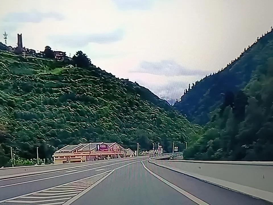 （原创）工作上需要你明白的道理。

1、有理可以走遍天下，但谁也没说没理不可以走