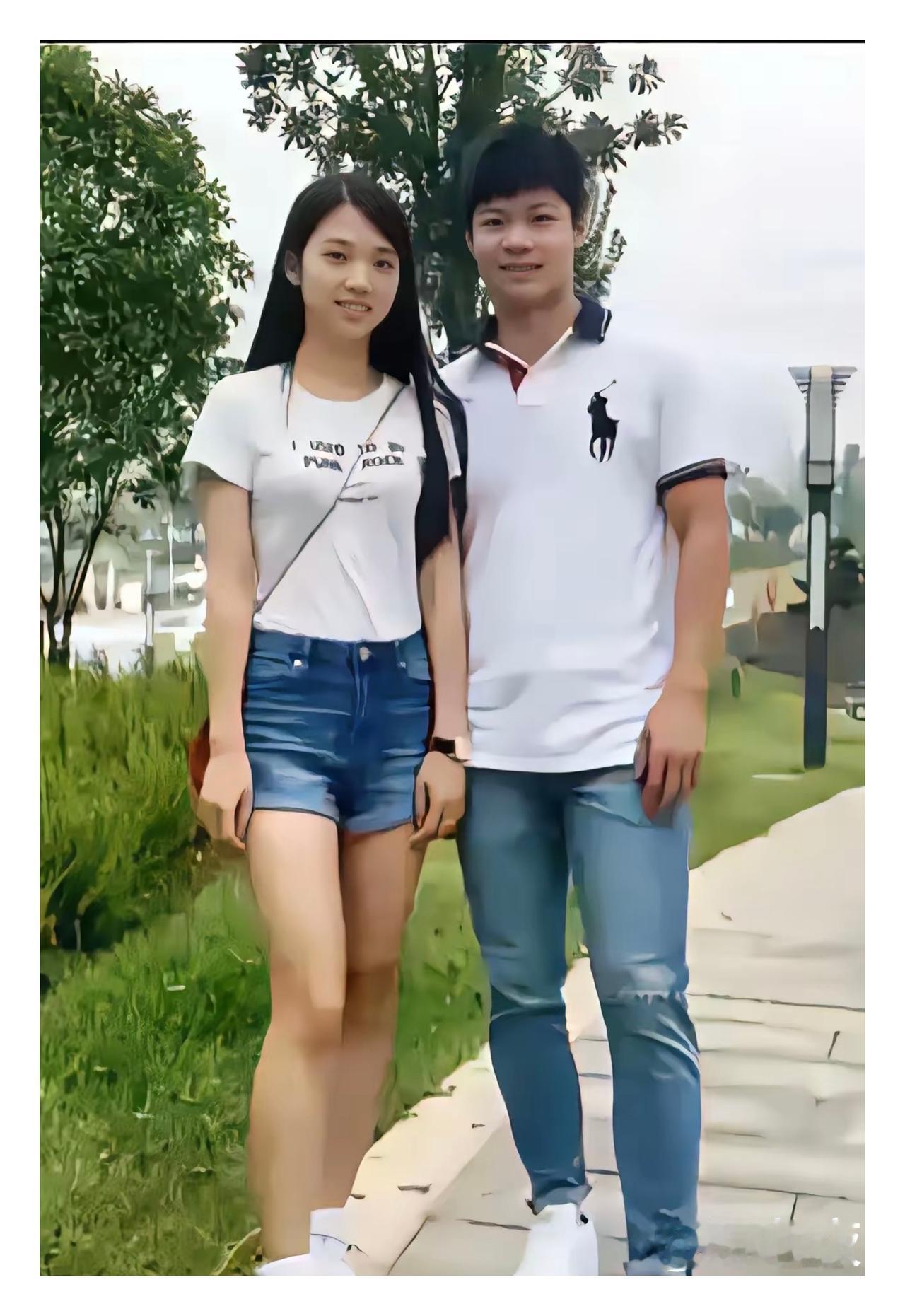 万万没想到，苏神和美娇妻居然是初中同学，而且两人还是初恋。说真的，我要是有一个这