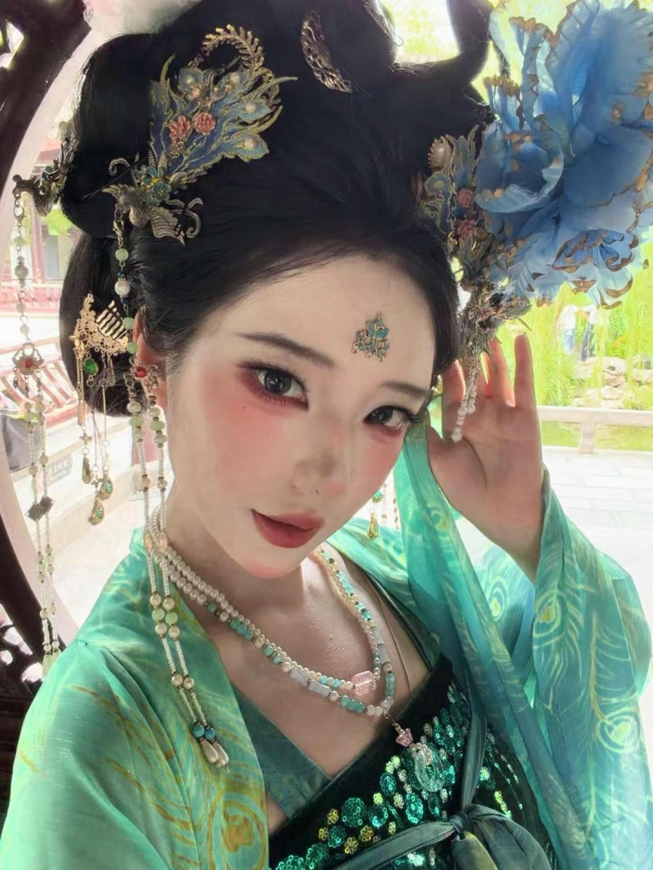 花好还是我窈窕。妆造 唐风