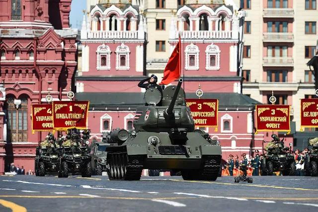 假设，北约若踏入俄罗斯本土，中国必须出兵吗？真正的底牌是不被拖进战场。
有人提出