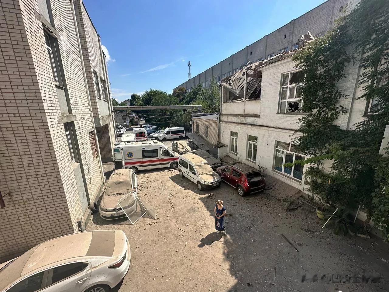 报复来了吗！？

俄罗斯炮击了赫尔松地区的一家医院，初步确定有一名耳鼻喉科医生死
