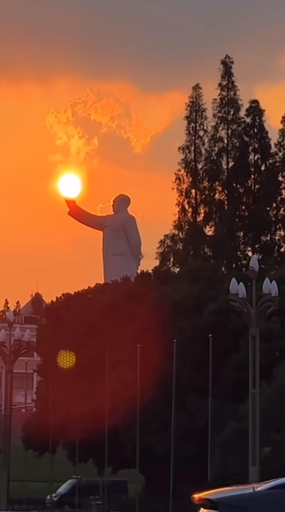 光模块全线爆发尾盘出现明显分歧了，光模块 AI硬件分歧稳住的话，基本上就可以确认