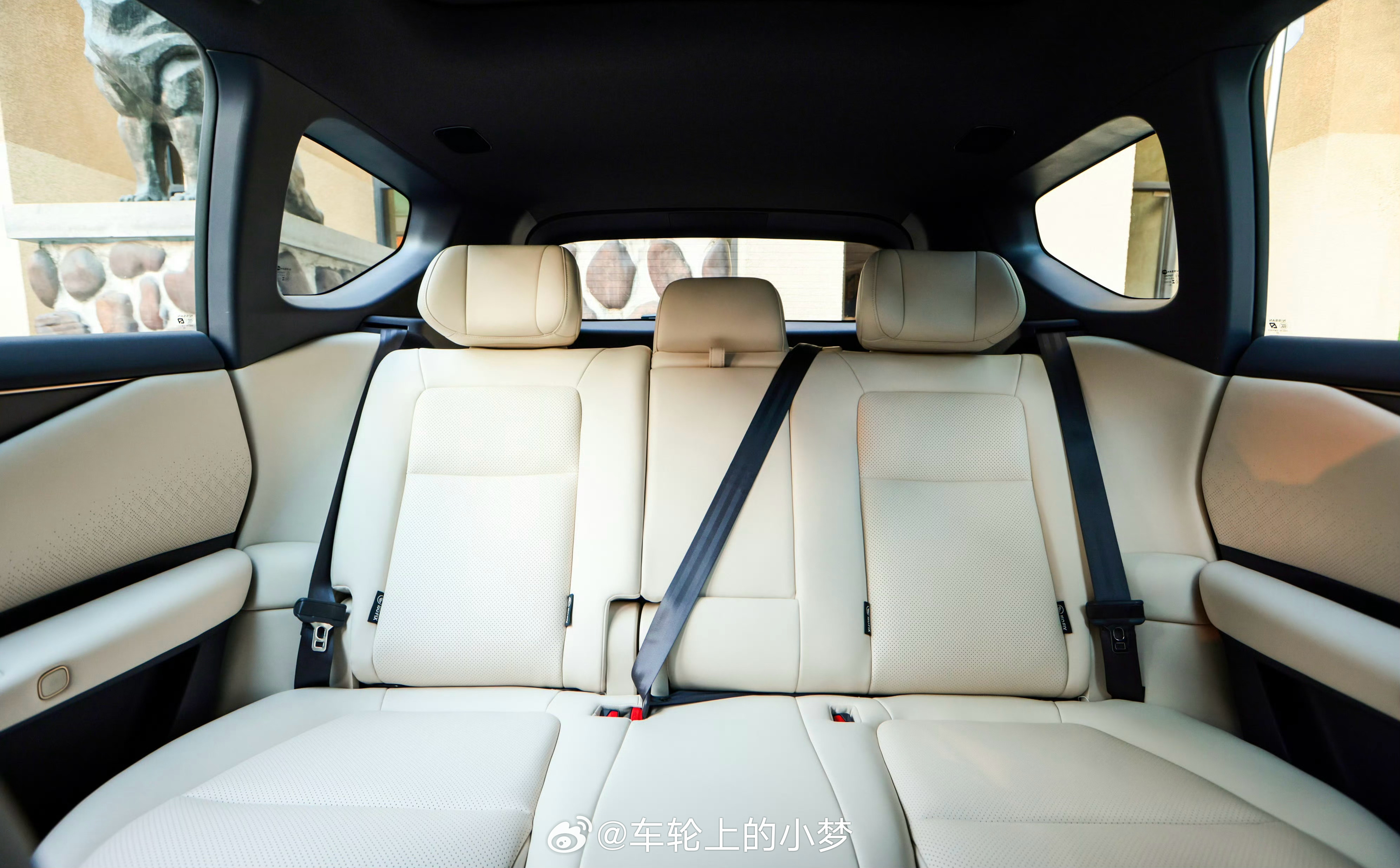 东风日产NX8来了，这回真有点东西。央企合资的底子，配宁德时代800V 5C超充