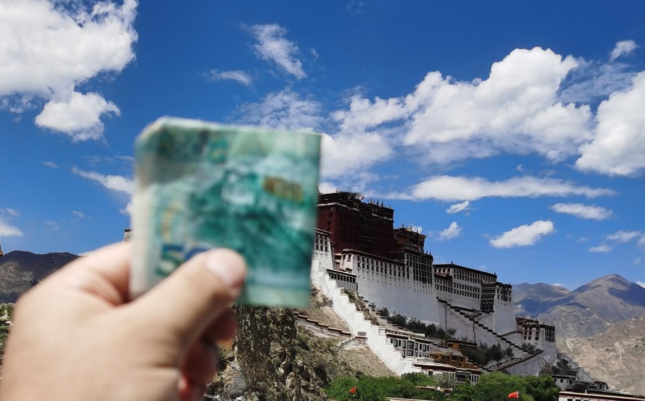 要来西藏旅行的人，很多攻略都忽略的几点要注意：
1.西藏的物价很贵，跟北上广深差