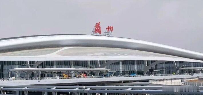 飞机凌晨在兰州上空盘旋数小时

12月16日凌晨，格鲁吉亚CAMEX航空货机Z7