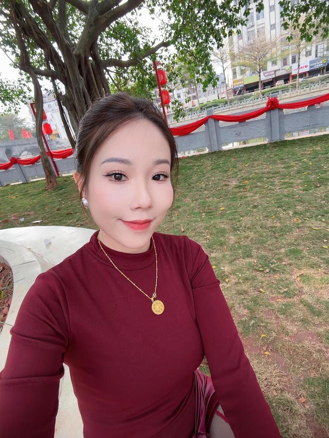 不幸福的人是不喜欢过年的，这句话我也才意识到…