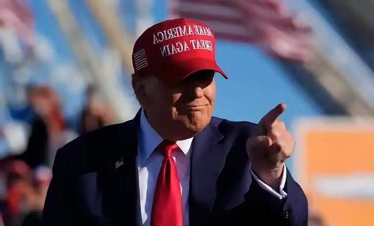 为何近期中国没有对特朗普过多指责？原来是中国铭记了拿破仑的一句名言！
你是否注意