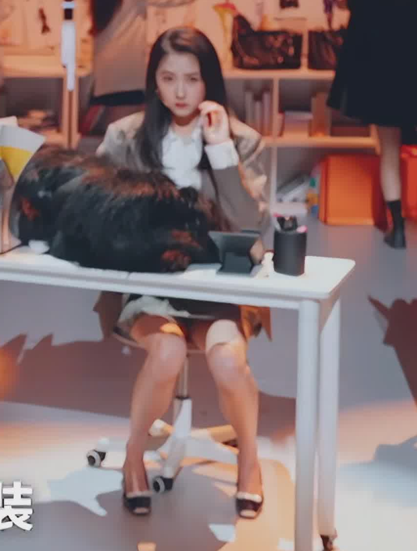 关晓彤[超话]微博视界大会视界粉丝放个疯在复制粘贴的时代，你是手写的诗[鲜花] 