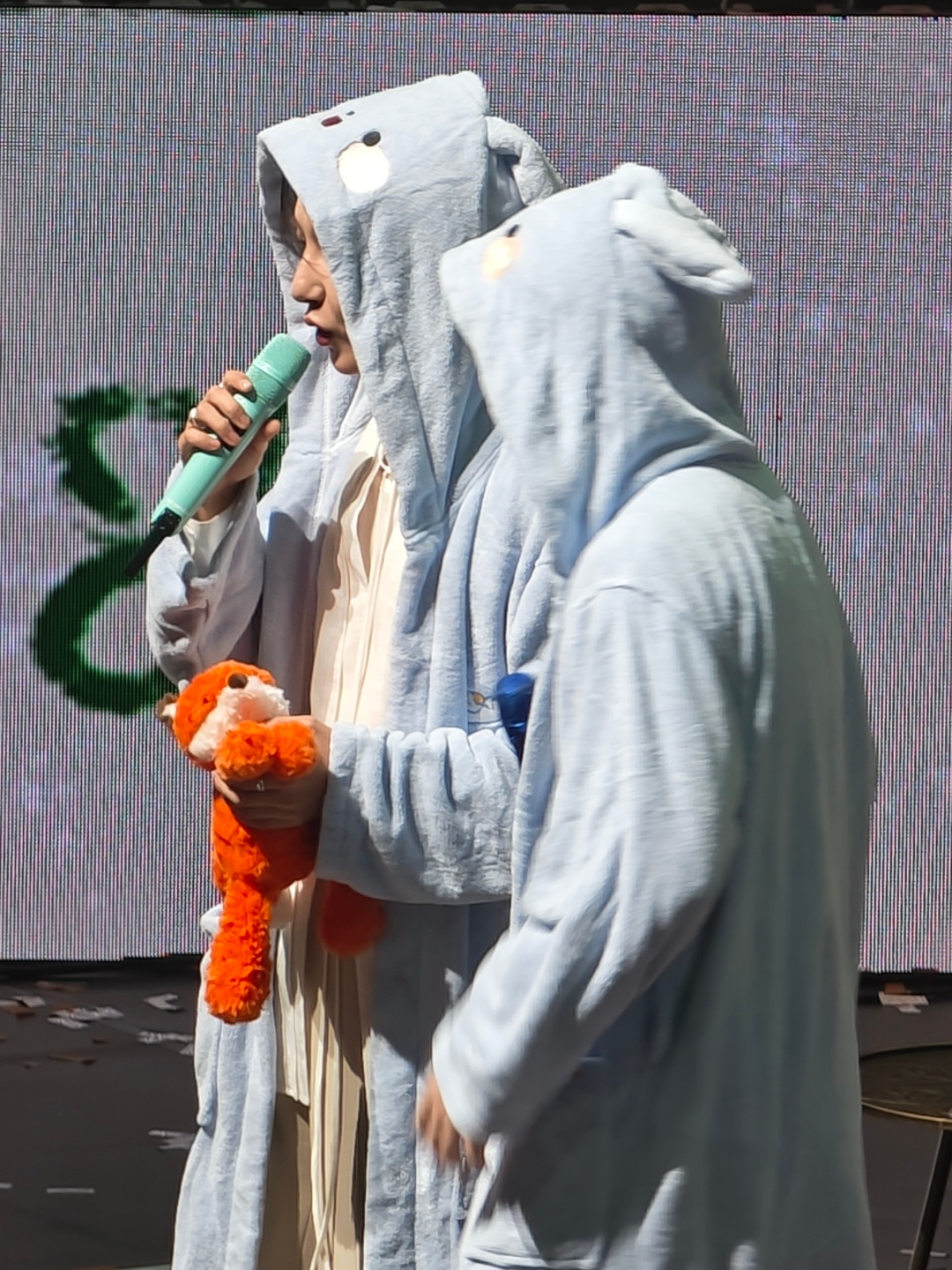 亲亲 