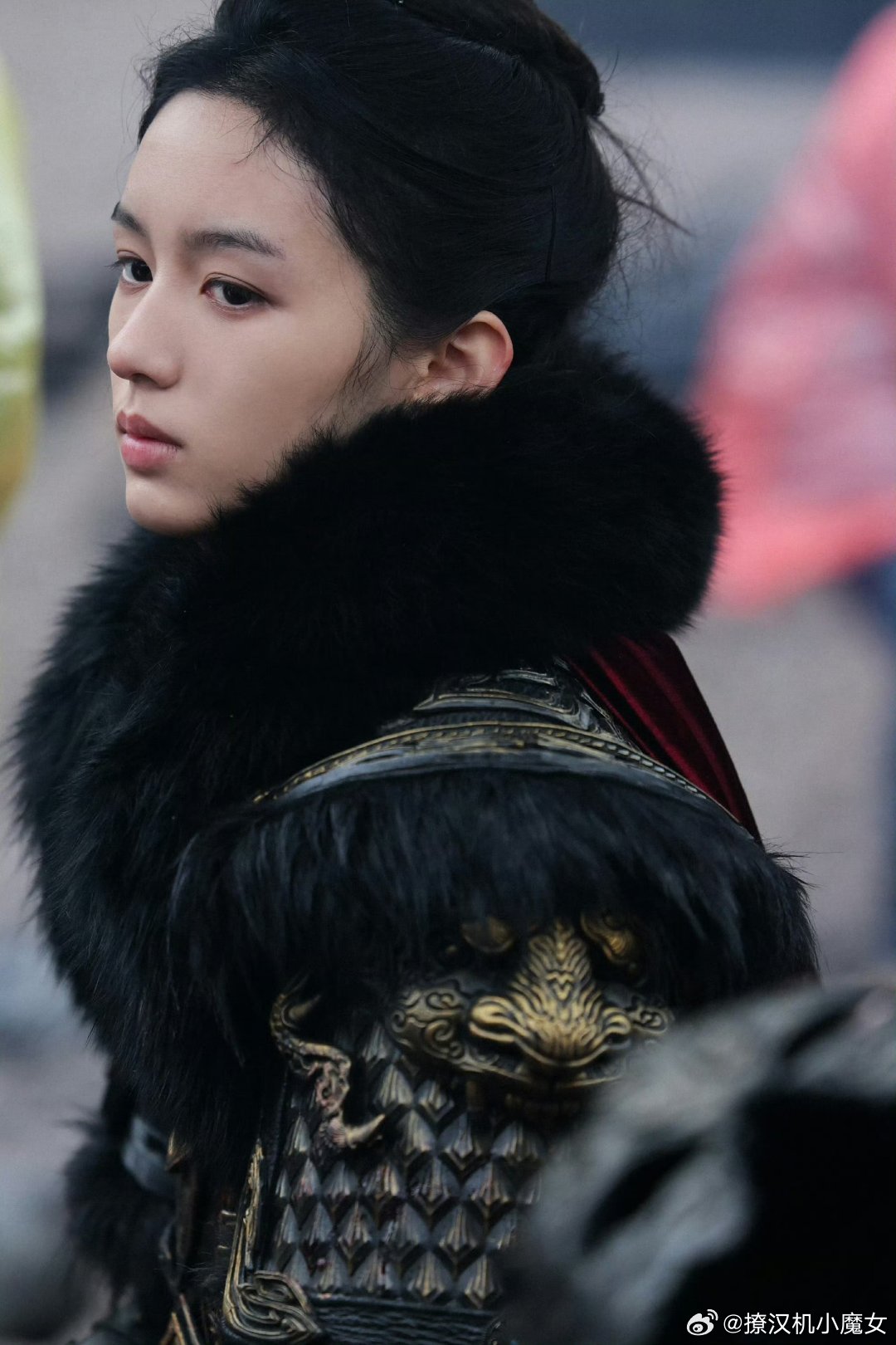 周也和张婧仪真的是内娱少有的英气感双生花，周也古装女扮男装，少年侠客飘逸灵动。张