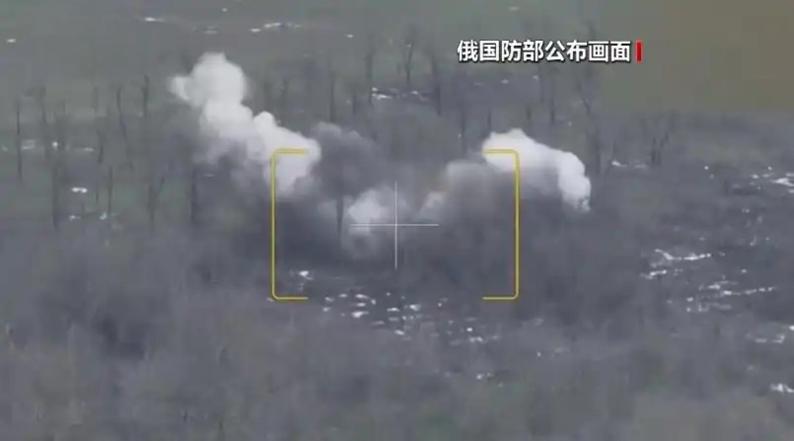 美国没想到，俄罗斯先下手为强，凌晨不宣而战，炸死8名英美军官。就在前两天，美英两