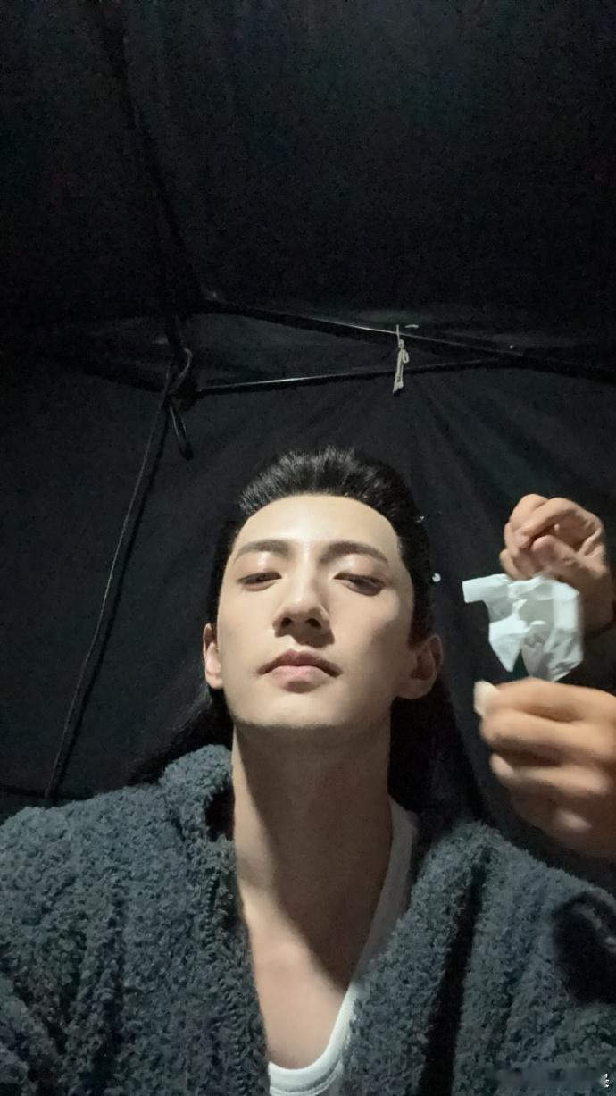 杨仕泽他拍vs自拍  杨仕泽自拍vs他拍  瞧呀，杨仕泽带来的《永夜星河》幕后碎